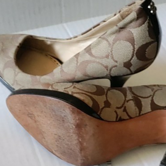 Signature C Monogram Khaki High Heels. 8.5 - Picture 5 of 9
